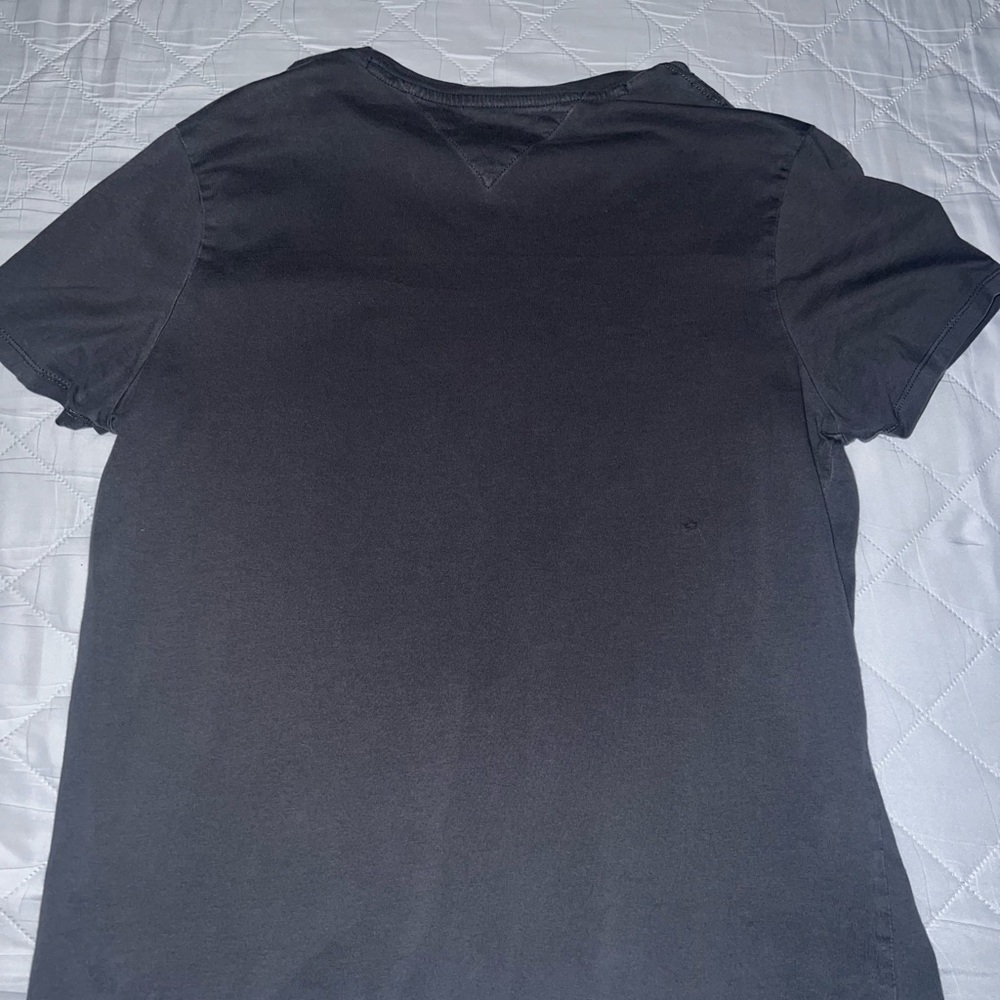 Tommy Hilfiger Men's Black T-Shirt - Picture 4 of 5